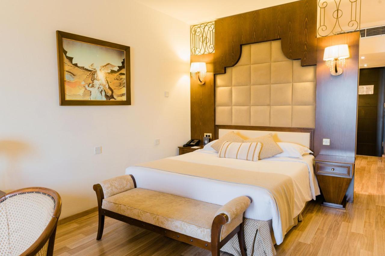 Elias Beach Hotel Limassol Ngoại thất bức ảnh