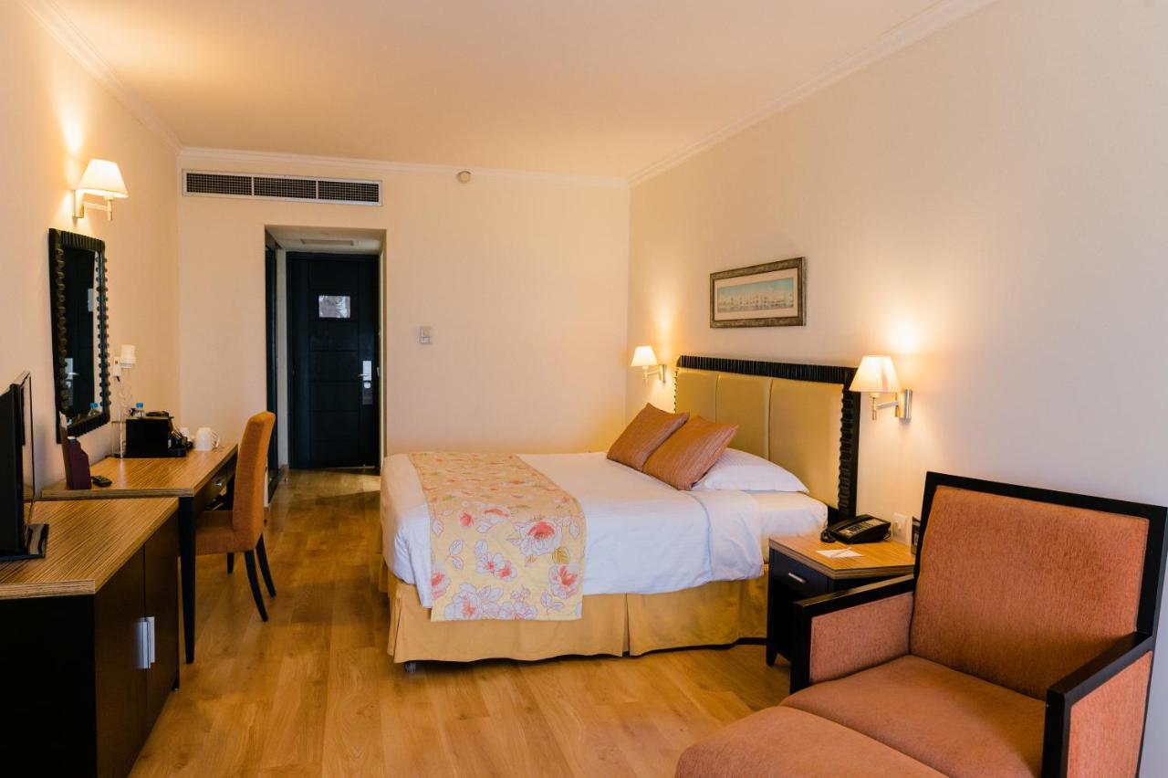 Elias Beach Hotel Limassol Ngoại thất bức ảnh