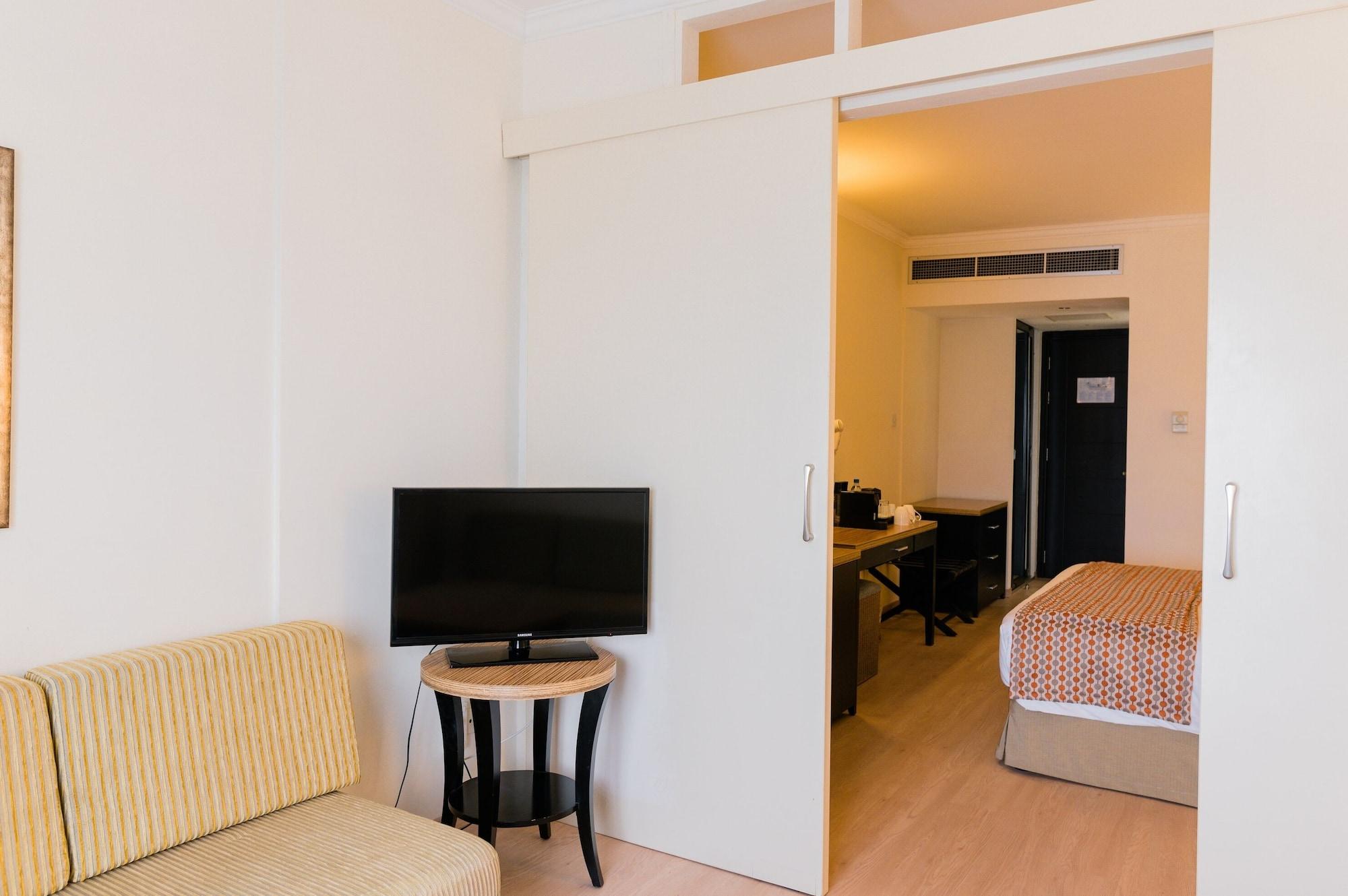 Elias Beach Hotel Limassol Ngoại thất bức ảnh